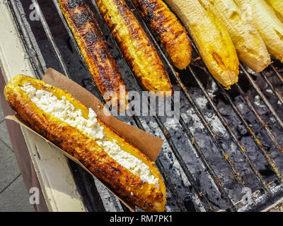 Gegrillte Bananen mit Käse Stockfoto