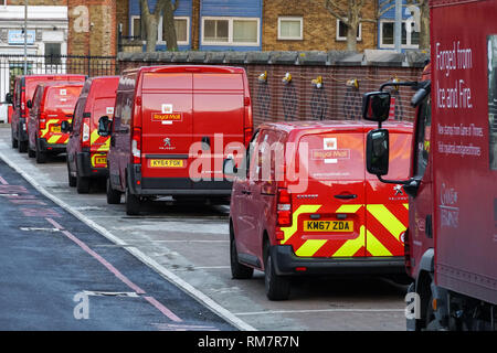Royal Mail Lieferwagen im Depot, London England United Kingdom UK Stockfoto