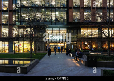 Google Office bei 6 Pancras Square in King's Cross, London, England, Vereinigtes Königreich, Großbritannien Stockfoto