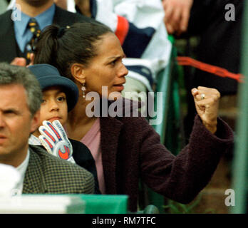 Rochus Club Düsseldorf (DŸsseldorf, Düsseldorf) Deutschland 20.5.1999, Tennis: World Team Cup - - - Barbara und Noah Becker Stockfoto