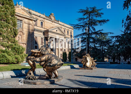 Salamanca, Spanien; Februar 2019: Skulpturen von dem chinesischen Künstler Xu Hongfei in einer Ausstellung in verschiedene monumentale Enklaven von Salamanca Stockfoto