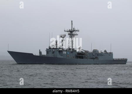 ORP General Kazimierz Pulaski (272), Oliver Hazard Perry-Klasse Fregatte der polnischen Marine betrieben, vorbei an Greenock auf den Firth of Clyde. Stockfoto