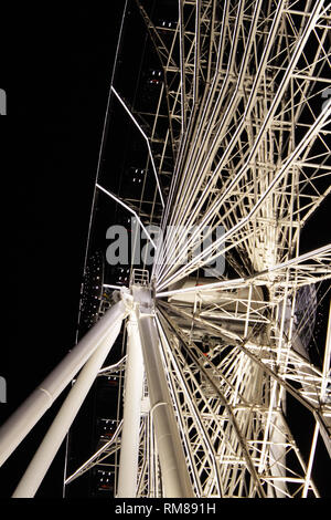 Riesige Panoramablick mechanischen Rad, Nachtaufnahme, Rad in Puebla genommen Stockfoto