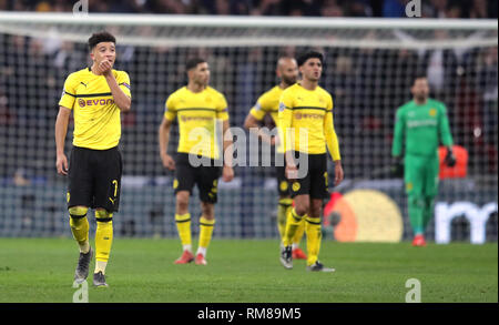 Borussia Dortmund Jadon Sancho (links) und Teamkollegen erscheinen niedergeschlagen nach Tottenham Hotspur ihr zweites Tor während der UEFA Champions League Achtelfinale, hinspiel Match im Wembley Stadion, London. Stockfoto