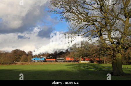 Caley Tank 419 Köpfe Vergangenheit Consall Holz am 10.2.19 auf die Churnet Valley Railway. Stockfoto