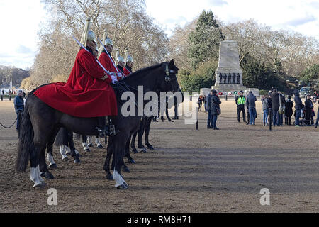 Queens Rettungsschwimmer, Household Cavalry auf Horse Guard Parade London Stockfoto