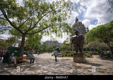 Medellin, Kolumbien - 26. Juli 2018: statue Ausstellung im Botarteo Park Stockfoto