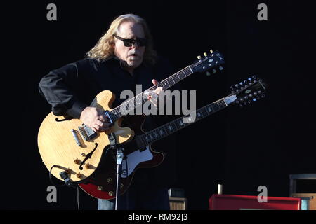 Gitarrist Warren Haynes ist dargestellt auf der Bühne während einer "live"-Konzert Auftritt mit Gov't Mule. Stockfoto