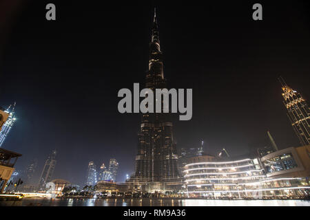 In der Nacht Burj Khalifa, Dubai, Vereinigte Arabische Emirate. Stockfoto