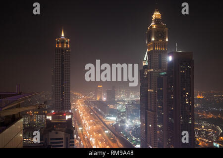 Sheikh Zayed Road, Dubai, Vereinigte Arabische Emirate. Stockfoto
