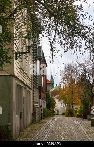 Lille Markeveien, einer alten Straße im Stadtteil Nordnes, Bergen, Hordaland, Norwegen Stockfoto