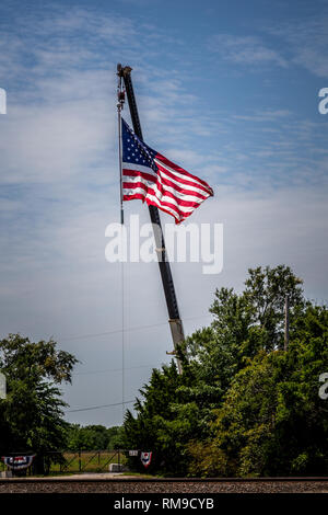 United Flaggenstaaten an der Seite der Straße Stockfoto