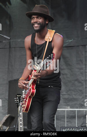 Gitarrist und Schauspieler Gary Clark Jr ist dargestellt auf der Bühne während einer "live"-Konzert aussehen. Stockfoto