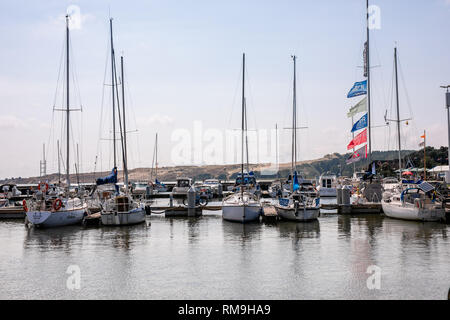 Schiffe an Nida Ferienort in der Nähe von Klaipeda Neringa auf der Ostsee in der Kurischen Nehrung in Litauen. Litauen, Nida. August 2018. Stockfoto