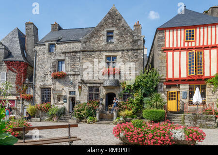 Frankreich, Morbihan, Rochefort en Terre, Les Plus beaux villages de France (Schönste Dörfer Frankreichs), Place du Puits // Frankreich, Mo Stockfoto