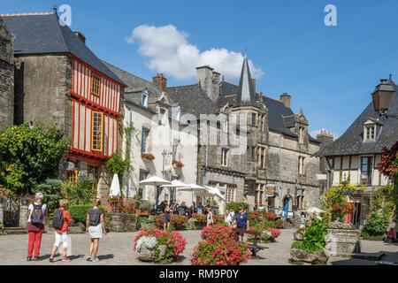 Frankreich, Morbihan, Rochefort en Terre, Les Plus beaux villages de France (Schönste Dörfer Frankreichs), Place du Puits // Frankreich, Mo Stockfoto