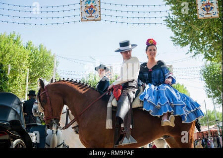 Spanien, Sevilla: Die Feria de April, im April, ist das wichtigste Festival neben Sevilla die Semana Santa, die Osterwoche. Eine ganze neighbou Stockfoto