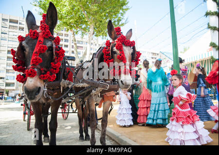 Spanien, Sevilla: Die Feria de April, im April, ist das wichtigste Festival neben Sevilla die Semana Santa, die Osterwoche. Eine ganze neighbou Stockfoto
