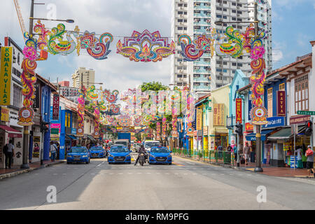 Deepavali oder Diwali Dekorationen in der Serangoon Road, Little India, Singapur. Stockfoto