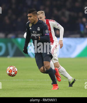 Amsterdam, Niederlande. 13 Feb, 2019. Casemiro von Real Madrid in der UEFA Champions League, Achtelfinale, Hinspiele Fußballspiel zwischen Ajax und Real Madrid am 13. Februar 2019 an Johan Cruijff ArenA in Amsterdam, Niederlande, Photo Laurent Lairys/DPPI Credit: Laurent Lairys/Agence Locevaphotos/Alamy leben Nachrichten Stockfoto