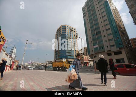 Gaza, Gaza, Palästina. 14 Feb, 2019. Türme von Gaza Stadt Credit: Hassan Jedi/Quds Net News/ZUMA Draht/Alamy leben Nachrichten Stockfoto