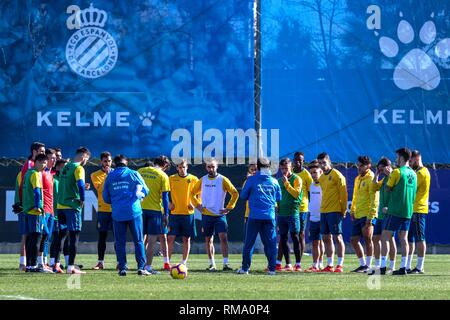 Barcelona, Spanien. 14 Feb, 2019. Spieler der RCD Espanyol Teil in offenen Training der Spanischen Liga team RCD Espanyol Barcelona, Spanien, am 14.02.2019. Credit: Joan Gosa/Xinhua/Alamy leben Nachrichten Stockfoto