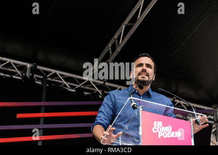 Juni 11, 2016 - Barcelona, Katalonien/Spanien, Spanien - Alberto GarzÃ³n während der koalitionsrunde. gesehen. Podemos, Barcelona en ComÃº, Initiative für Katalonien Grüns und United und Alternative Linke, met für ein Wahlsystem Koalition durch den Bürgermeister von Barcelona, Ada Colau, und im Oktober 2015 bildeten die spanische Parlamentswahlen 2015 in Katalonien zu bestreiten. (Bild: © Xavi Ariza/SOPA Bilder über ZUMA Draht) Stockfoto