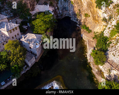 Die Feder des Fluss Buna unter der Höhle berühmten touristischen Destination in Bosnien Stockfoto