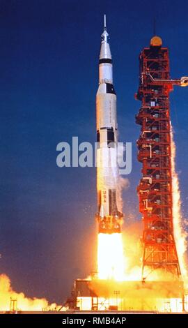 Die Saturn V Rakete, die die Apollo 11 Satelliten in den Weltraum gestartet, wobei von der Startrampe 39A am Kennedy Space Center. Apollo 11 war die erste bemannte Mondlandung Mission, mit, dass die wichtigste Mission für die Menschheit. Stockfoto