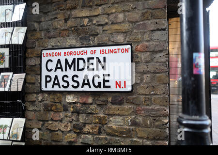 Bild zeigt: Camden Passage allgemeine Lager- und Geschäfte Bild von Gavin Rodgers/Pixel 8000 Stockfoto