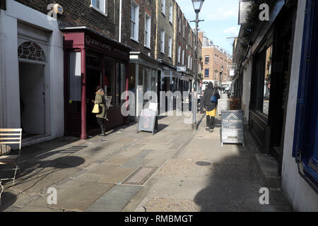 Bild zeigt: Camden Passage allgemeine Lager- und Geschäfte Bild von Gavin Rodgers/Pixel 8000 Stockfoto