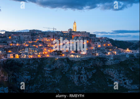 Nachtansicht von Matera von Murgia Timone Seite Stockfoto