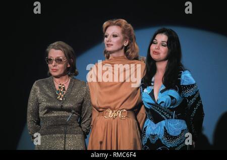 Ursula Noack, Margot Werner und Regina Lemnitz in Eve zeigen das Neue Jahr der Münchener Lach- und Schiessgesellschaft auf ARD. Stockfoto