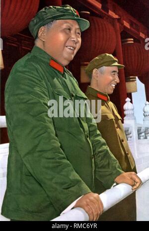 Mao Zedong - (* 26.12.1893 - 09.09.1976), zwischen 1935 - 1976 Vorsitzende der Chinesischen Kommunistischen Partei. Zwische 1954 - 1959 war er Präsident der Volksrepublik China. Chinesische Propaganda Poster der "Große Führer" Mao Zedong mit Lin Bia von 1966 undatiert. Stockfoto