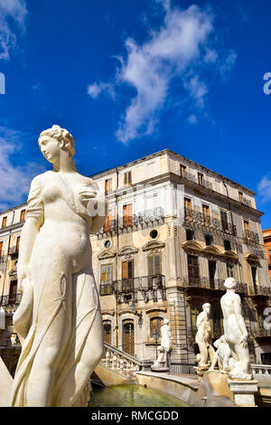 Statuen, Brunnen, Piazza Pretoria von Scham, Palermo, Sizilien, Italien Stockfoto