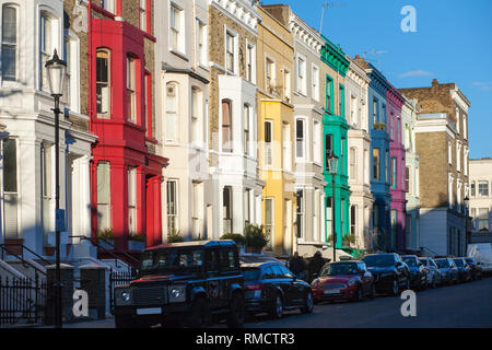 Lebendige Häuser in Notting Hill, London, UK Stockfoto