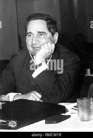 Heinz Adameck - * 21.12.1921, zwischen 1954 - 1989 Nachfolger von Gerhard Probst, Direktor des Fernsehen der DDR, Vorsitzender des Staatlichen Komitees für Fernsehen an der Ministerrat der DDR. Foto am 2. Oktober 1970. Stockfoto