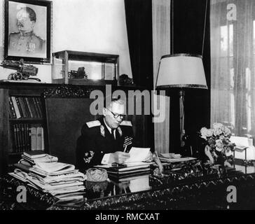 Präsident von Jugoslawien Josip Broz Tito in seinem Studio. Foto Stockfoto