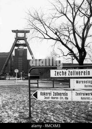 Fördergerüst der Zeche Zollverein im Ruhrgebiet. Zwischen 1928 und 1932 erbaut, ist ein Werk des Architekten Fritz Schupp. Undatiertes Foto. Stockfoto