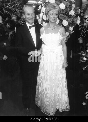 Reinhard Mohn, der CEO von Bertelsmann und seine Frau Liz Mohn in der gut organisierten Charity ball, das so genannte "rosenball" in der Stadthalle Gütersloh. Stockfoto