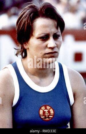 Renate Stecher - * 12.05.1950, eine DDR-Leichtathlet, Olympiasieger bei den Olympischen Spielen 1972 in München in der Frauen- 100 und 200 Meter Sprint. Foto aus dem Sommer 1974 nach einem Sprint an einem Abend Sport Festival in Koblenz. Stockfoto