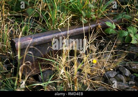 Reste der ehemaligen Eisenbahnlinie Treffurt/DDR an die Innerdeutsche Grenze, in den Jahren 1984-1987 berücksichtigt. Stockfoto