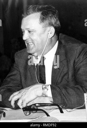 Wolfgang Kleinert - * 15.01.1919, stellvertretender Direktor des Fernsehen der DDR und 1. stellvertretender Vorsitzender des Staatlichen Komitees für Fernsehen an der Ministerrat der DDR. Foto am 2. Oktober 1970. Stockfoto