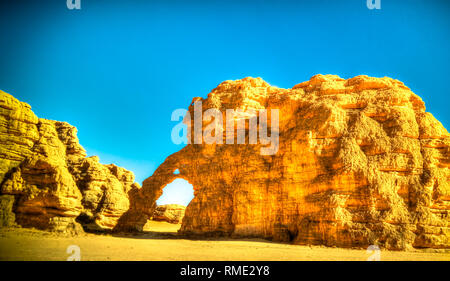 Abstrakte Felsformation bei Tegharghart aka Elefant im Tassili nAjjer Nationalpark in Algerien Stockfoto