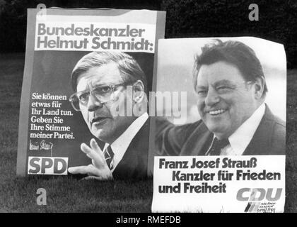 Dieses Bild zeigt auf der linken Seite die Wahlplakate des amtierenden Kanzler und Kanzlerkandidat der SPD Helmut Schmidt, mit dem Portrait von Helmut Schmidt und das Rechtsmittel" Sie etwas für ihr Land tun können." Ihre Stimme für meine Partei geben. "Auf der rechten Seite ist die Wahlplakate der CDU, die sich mit dem Porträt Franz-Josef Strauß und der Slogan "Franz Josef Strauss Bundeskanzler für Frieden und Freiheit' und 'CDU sicher, sozialen und freien". Stockfoto