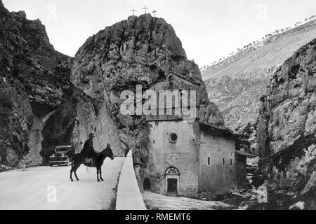 Skifahrer auf Gran Sasso, L'Aquila, Abruzzen, Italien, 1930 Stockfoto