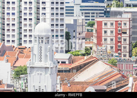 Singapur/Singapur - 10. Februar 2019: Little India konserviert shophouse Bezirk Luftaufnahme mit Kampong Kapor Methodistische Kirche Stockfoto