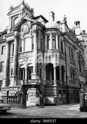 Eine Villa in der Georgenstrasse 8 im Münchener Stadtteil Schwabing. Von Arndt von Bohlen und Halbach. Stockfoto