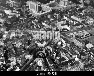 Luftaufnahme der Münchner Stadtteil Haidhausen. Die runde Weissenburger Platz ist gut erkennbar. Stockfoto