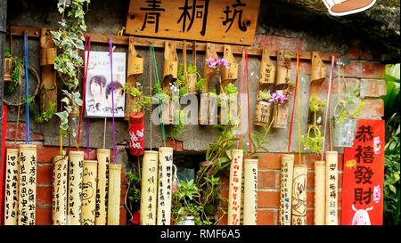 Jingtong Station, Taiwan - 14 Feb, 2019: Jingtong Station zieht Touristen an die Himmelslaternen rund um den jährlichen Laternenfest Stockfoto